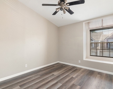 15876 Deer Trail Drive - Photo Thumbnail 17