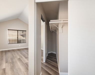 15876 Deer Trail Drive - Photo Thumbnail 20