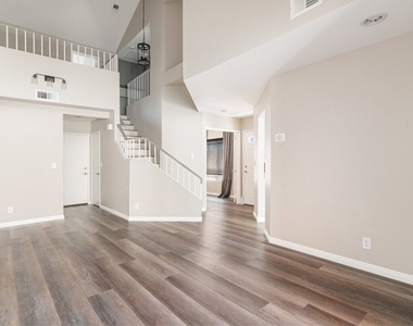 15876 Deer Trail Drive - Photo Thumbnail 5