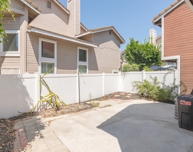 15876 Deer Trail Drive - Photo Thumbnail 28