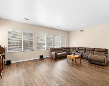 36073 Arras Drive - Photo Thumbnail 6
