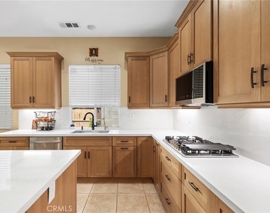36073 Arras Drive - Photo Thumbnail 14