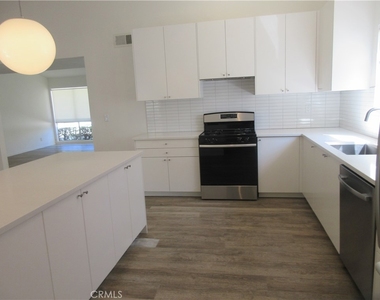 24300 Hatteras Street - Photo Thumbnail 6