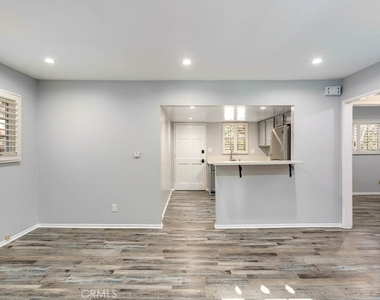 489 Sturtevant Drive - Photo Thumbnail 7