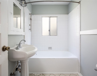 455 E Sacramento Street - Photo Thumbnail 4