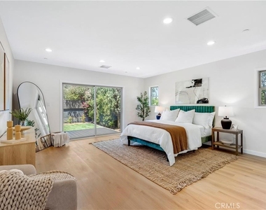 5759 Jamieson Avenue - Photo Thumbnail 13