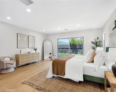 5759 Jamieson Avenue - Photo Thumbnail 14