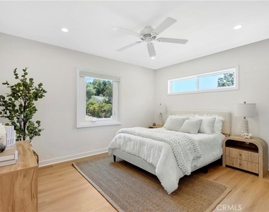 5759 Jamieson Avenue - Photo Thumbnail 17