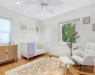 5759 Jamieson Avenue - Photo Thumbnail 19