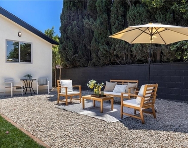5759 Jamieson Avenue - Photo Thumbnail 24