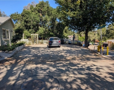 1184 Katherine Road - Photo Thumbnail 15