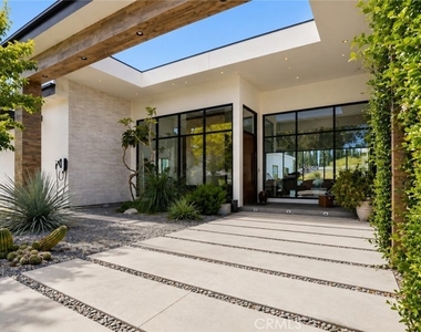 22935 Oxnard - Photo Thumbnail 6