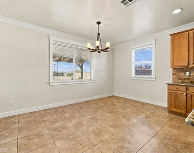 3945 Derby Circle - Photo Thumbnail 11
