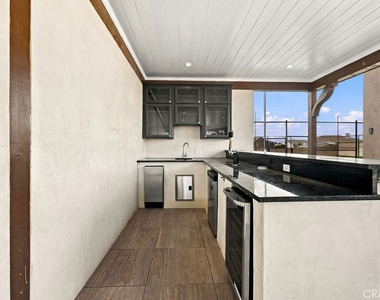 3945 Derby Circle - Photo Thumbnail 35