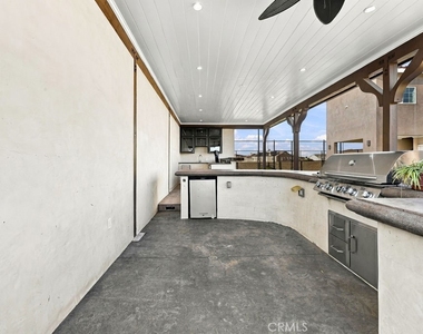 3945 Derby Circle - Photo Thumbnail 34