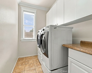 3945 Derby Circle - Photo Thumbnail 7