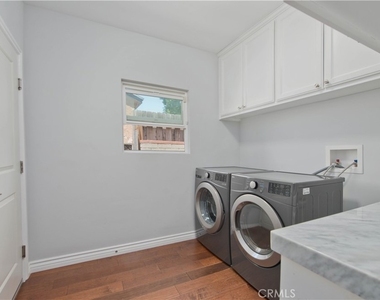 17343 Martha Street - Photo Thumbnail 20