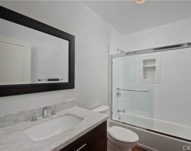 17343 Martha Street - Photo Thumbnail 16