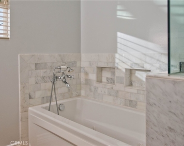 17343 Martha Street - Photo Thumbnail 13