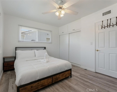 6201 Tampa - Photo Thumbnail 9