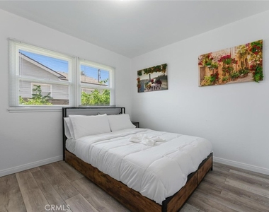 6201 Tampa - Photo Thumbnail 8