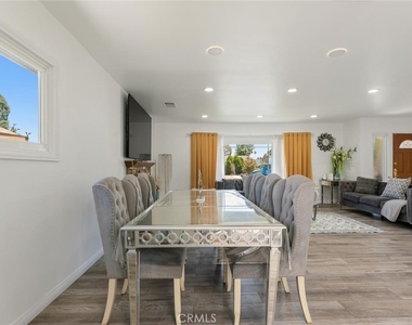 6201 Tampa - Photo Thumbnail 1