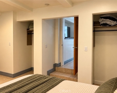 940 Hilldale Ave - Photo Thumbnail 14