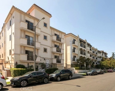 125 S Sweetzer Avenue - Photo Thumbnail 17