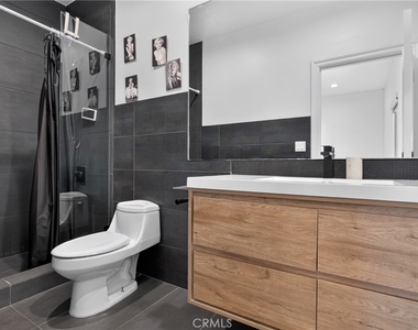 13964 Morrison Street - Photo Thumbnail 33