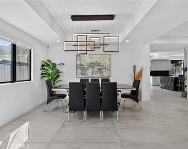13964 Morrison Street - Photo Thumbnail 7