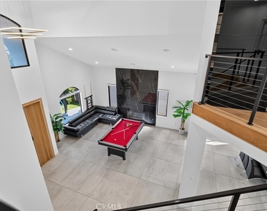 13964 Morrison Street - Photo Thumbnail 14