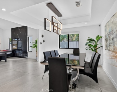 13964 Morrison Street - Photo Thumbnail 8