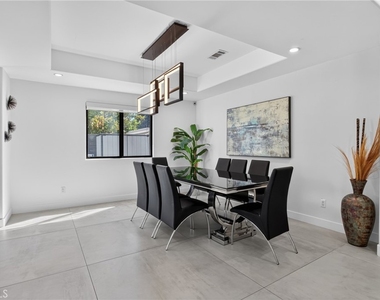 13964 Morrison Street - Photo Thumbnail 9