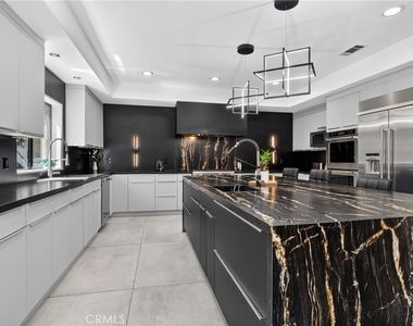 13964 Morrison Street - Photo Thumbnail 1
