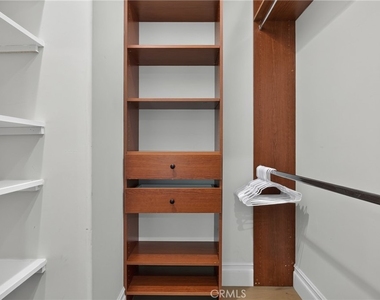 13964 Morrison Street - Photo Thumbnail 42