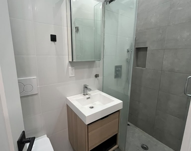62-15 Catalpa Avenue - Photo Thumbnail 1