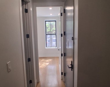 62-15 Catalpa Avenue - Photo Thumbnail 10