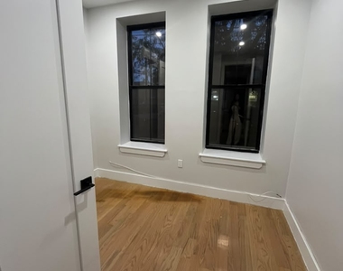 62-15 Catalpa Avenue - Photo Thumbnail 3