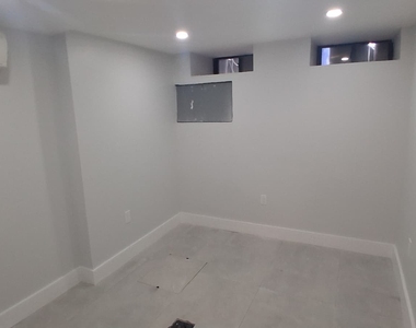 62-15 Catalpa Avenue - Photo Thumbnail 2