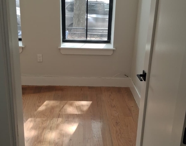 62-15 Catalpa Avenue - Photo Thumbnail 9