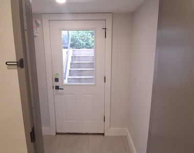 62-15 Catalpa Avenue - Photo Thumbnail 5