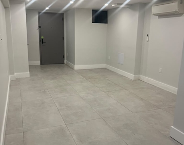 62-15 Catalpa Avenue - Photo Thumbnail 5