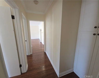 579 Levering Avenue - Photo Thumbnail 16