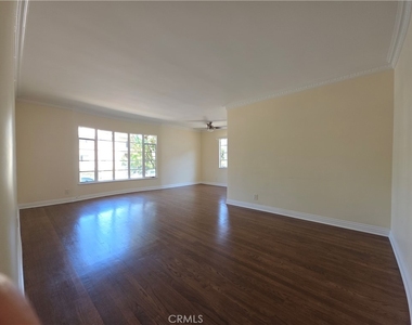 579 Levering Avenue - Photo Thumbnail 2