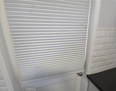 579 Levering Avenue - Photo Thumbnail 6
