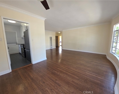 579 Levering Avenue - Photo Thumbnail 7