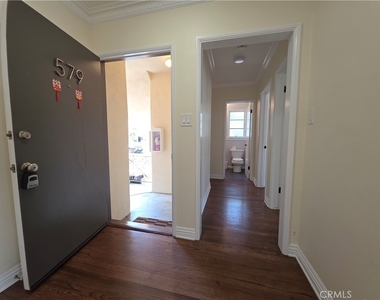 579 Levering Avenue - Photo Thumbnail 8