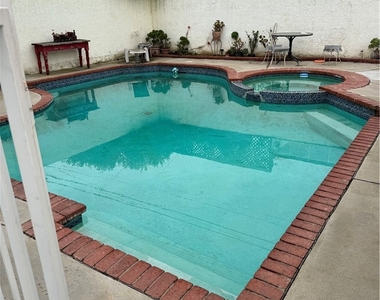 7209 Alverstone - Photo Thumbnail 2