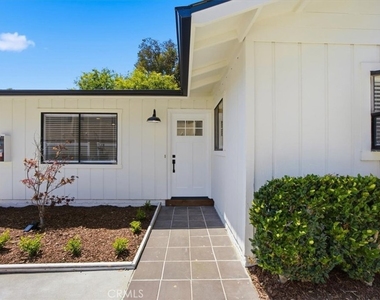 2418 Clark - Photo Thumbnail 4