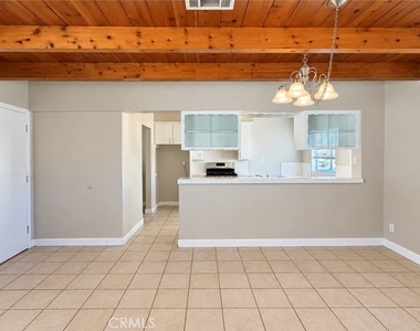 4628 Knoxville Avenue - Photo Thumbnail 7